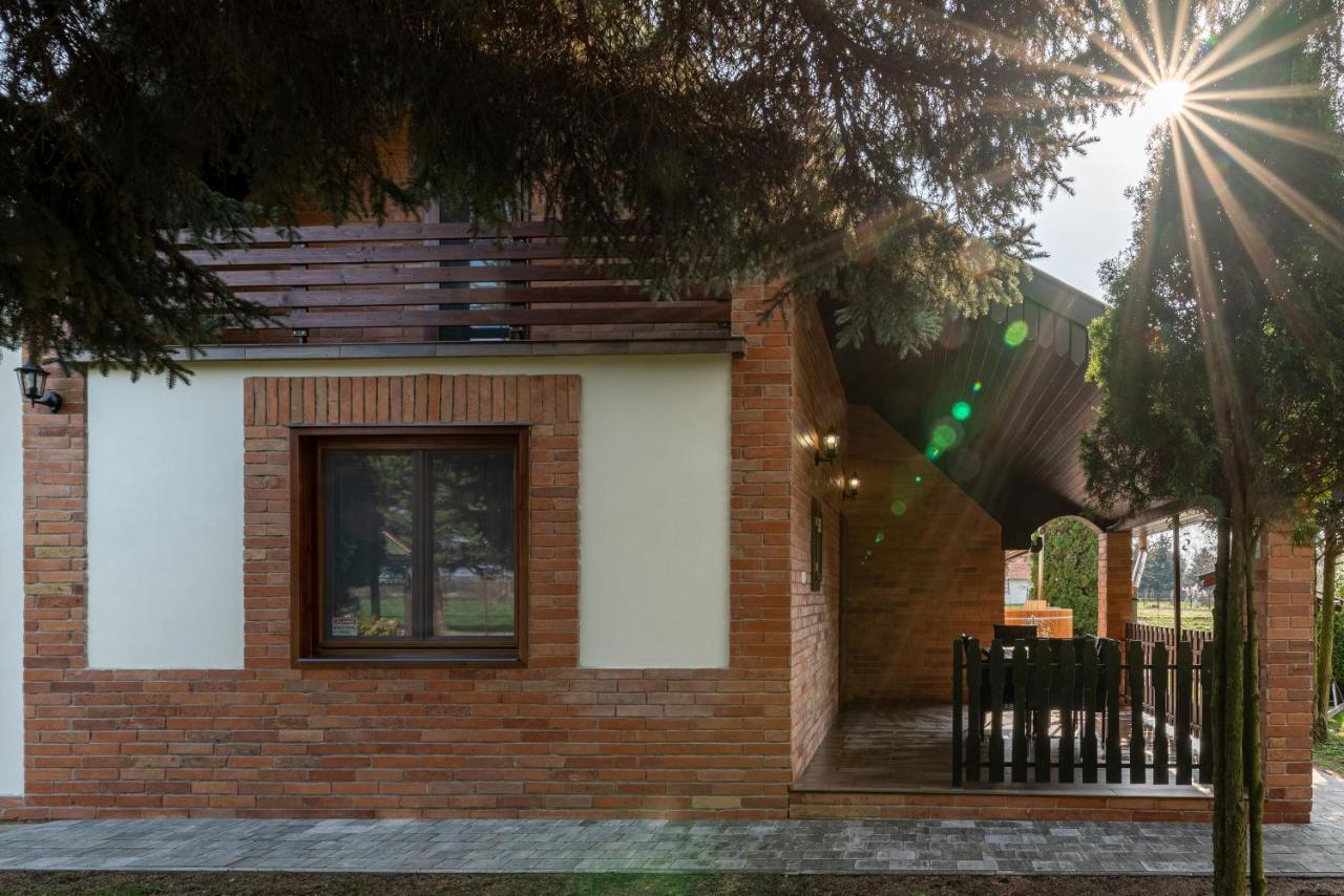 Pósteleki Vendégház-Nyugalom Szigetei Gyula Exterior foto