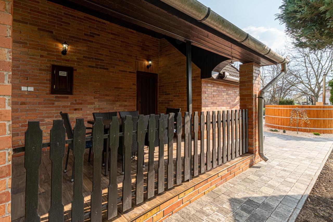 Pósteleki Vendégház-Nyugalom Szigetei Gyula Exterior foto